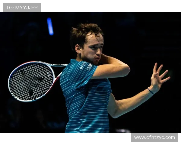 梅德韦杰夫逆袭成功晋级四强 直言期待与纳达尔激战顶级决赛